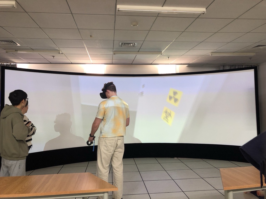 Visiting simulation lab at Nankai University